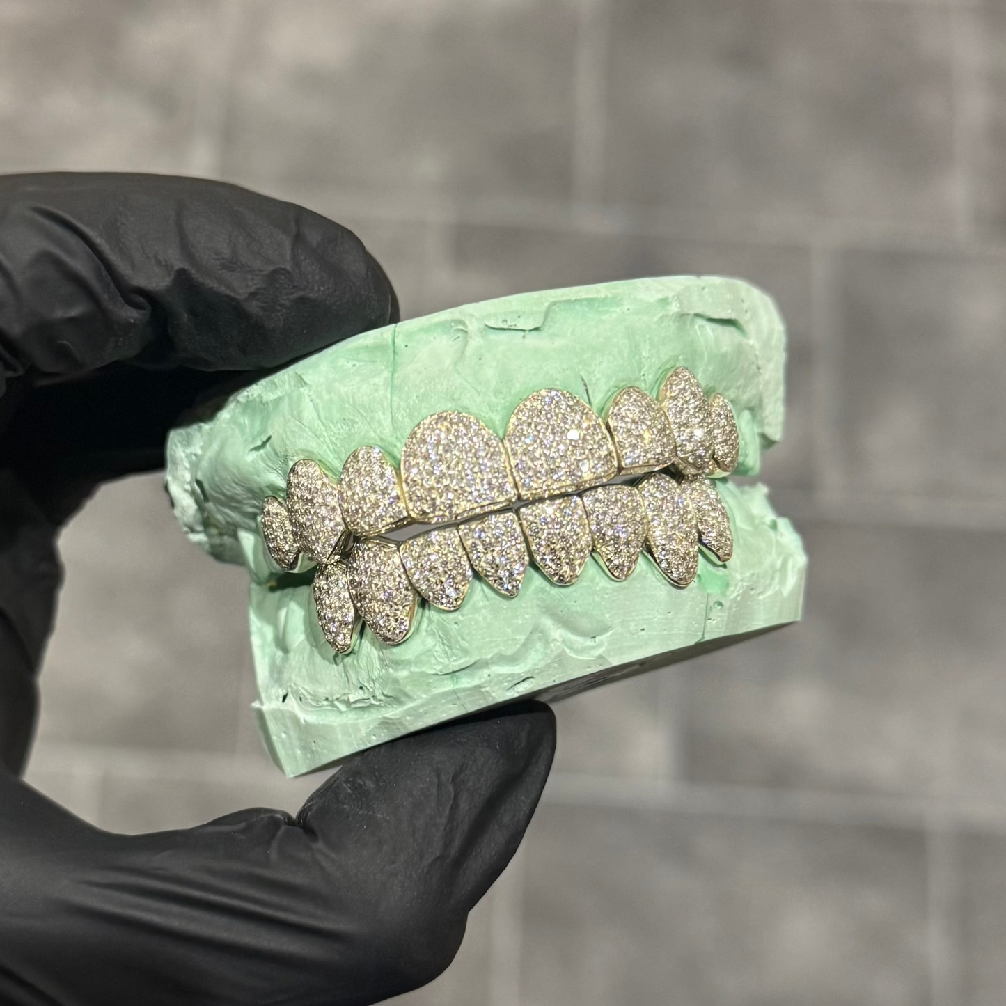 VVS DIAMOND GRILLZ FULL SETS